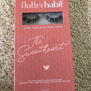 Flutterhabit Luxe mink eyelashes and adhesive